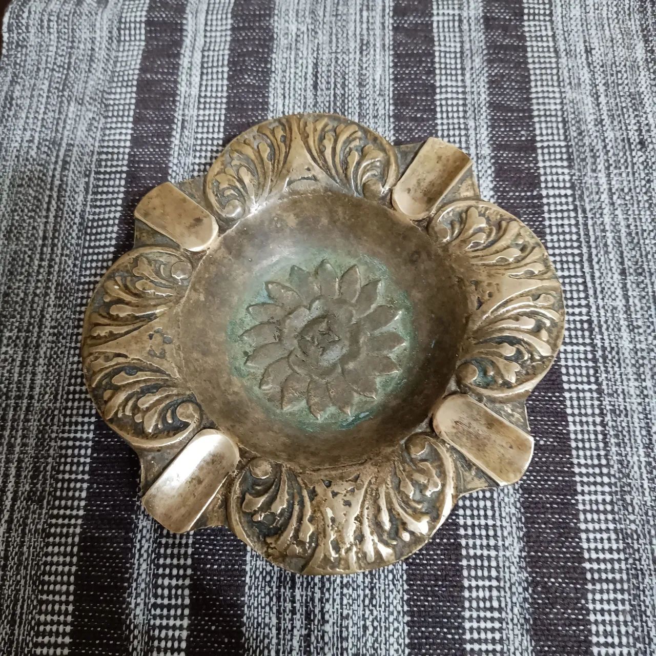 Cinzeiro antigo em bronze - Foto 2