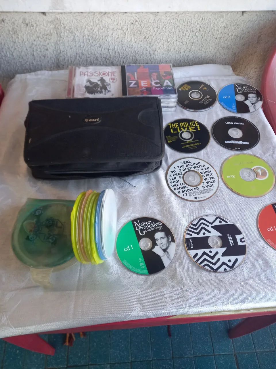 Lote de CDs Musicais + cases