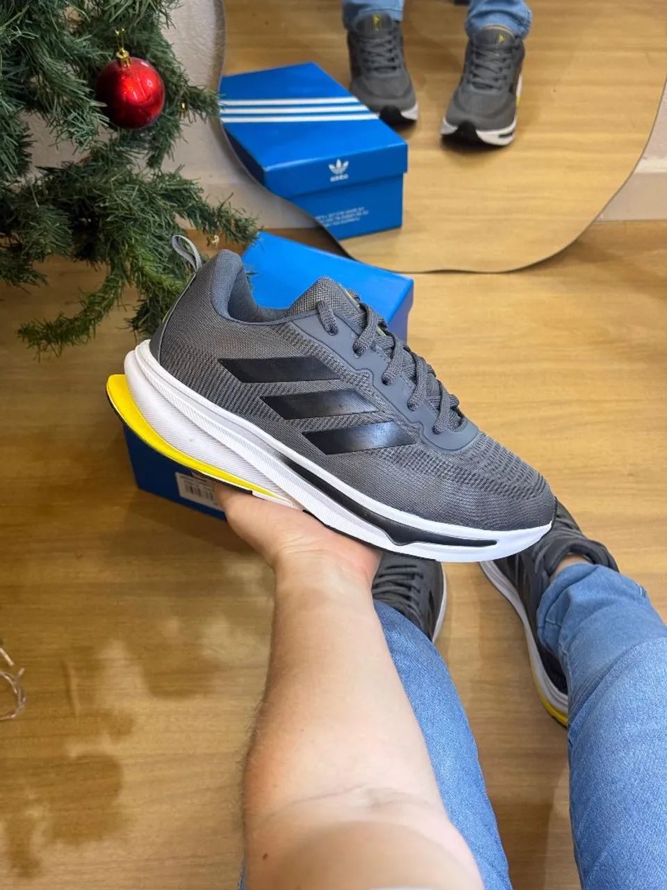 Tênis Adidas Supernova.
