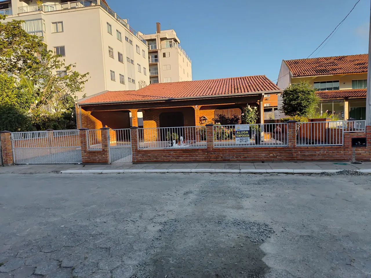 Casa para temporada a 80 metros da praia de Itaguaçu, em Santa Catarina - Foto 3