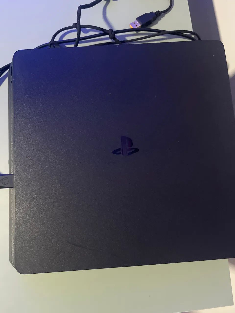 Ps4 slim 1TB