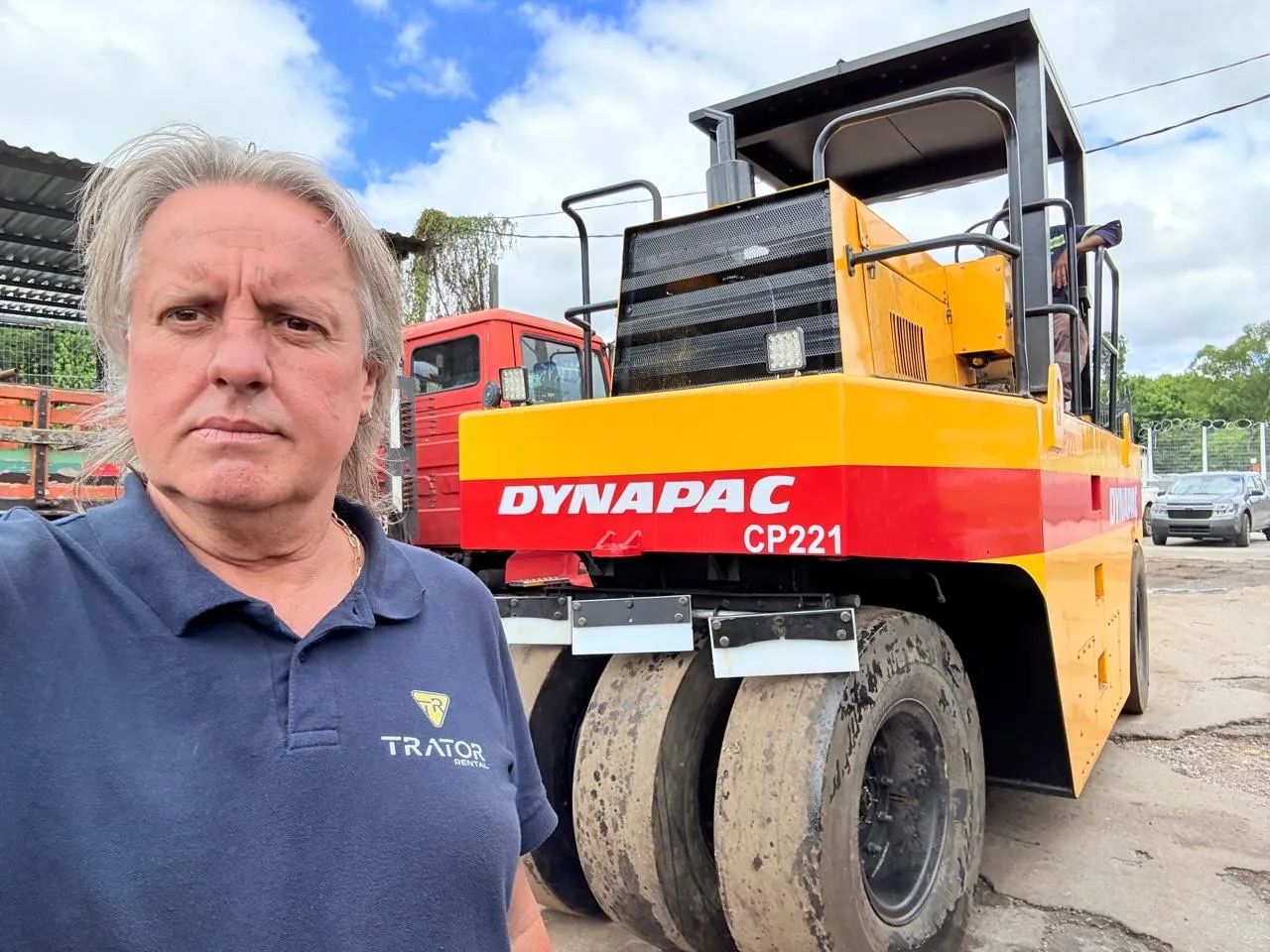 Rolo de pneus Compactador DYNAPAC CP221 - Foto 5