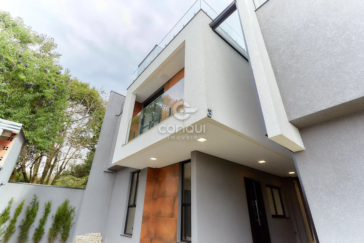 Triplex novo à venda no Uberaba | 3 quartos | 2 suítes | 2 vagas garagem