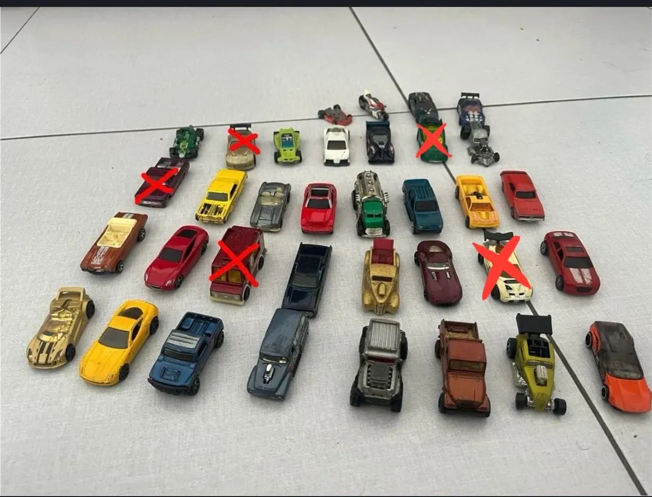 Coleção de Carrinhos Hot Wheels e mistos 2