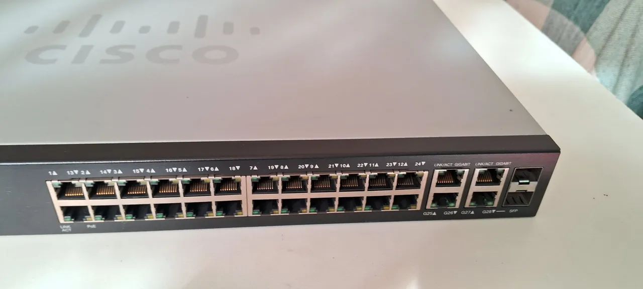 Switch Cisco SG300-28PP 28 Portas Gigabit PoE+ - Foto 5