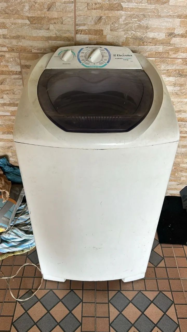 Lavadora Eletrolux 7Kg - Turbo Economia - Com Defeito - Não está  Centrifugando - Foto 2