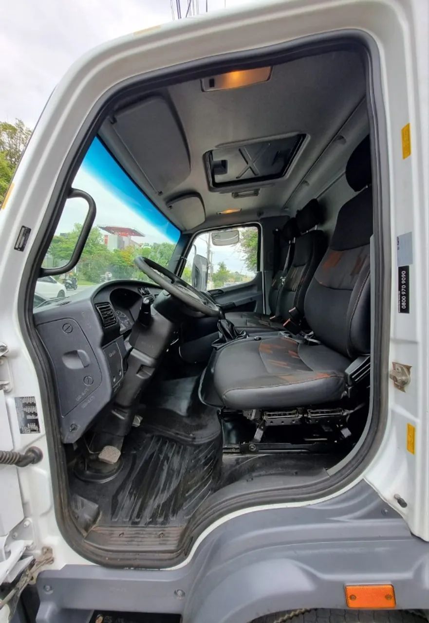 MB 815 Accelo 4x2 - 2023 (Completo) - Foto 14