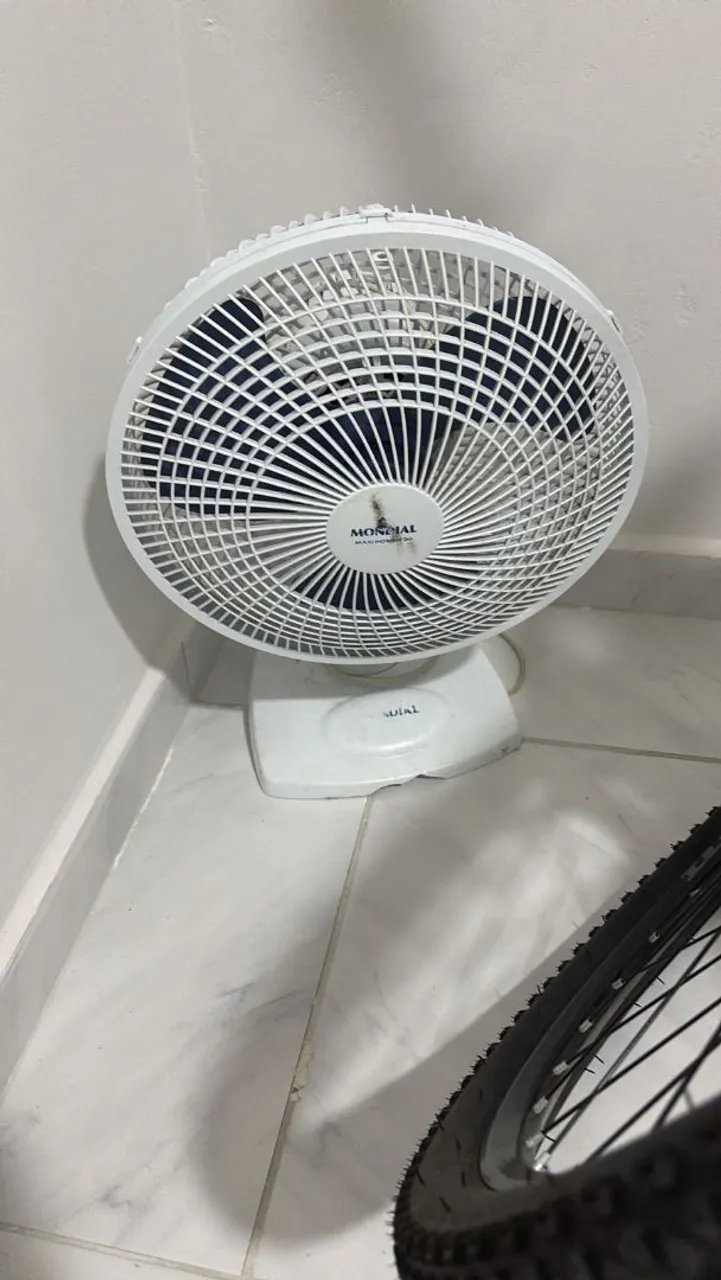 Ventilador de Mesa Mondial funcionando