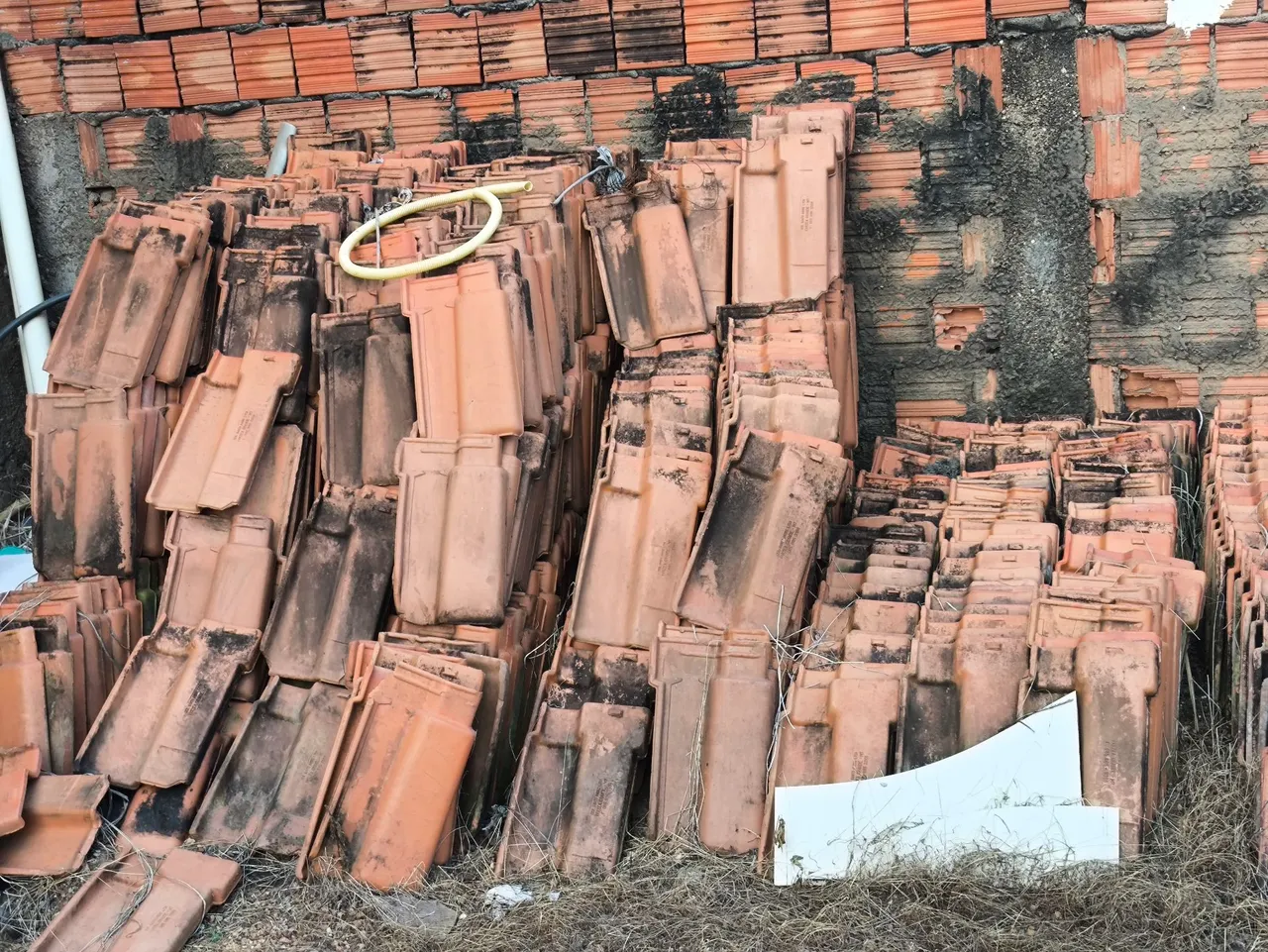 Telhas de Cerâmica Usadas - DOAÇÃO