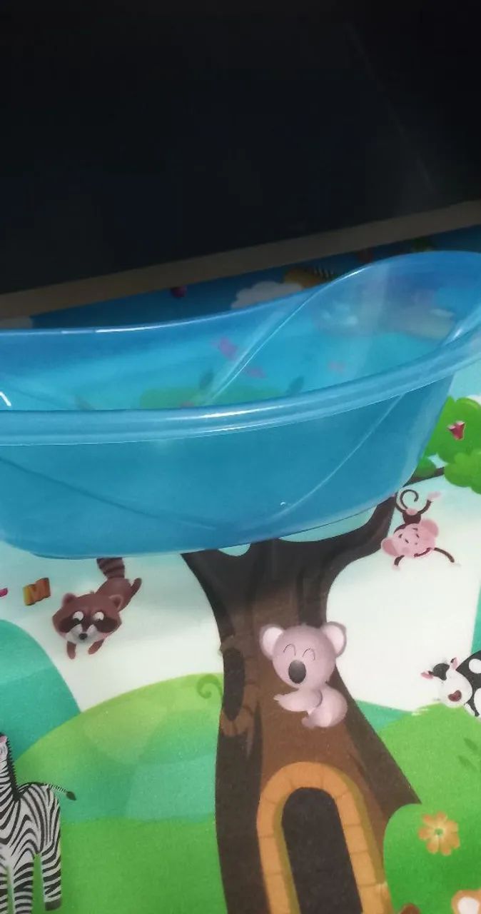 Banheira de bebê azul