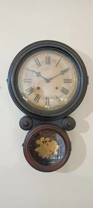 Relógio de Parede "Oito". Antiguidade de Fabricação Aproximada em 1860.