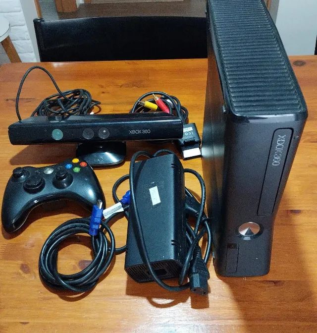 Xbox 360 Slim 4GB + HD 250GB + Kinect + 1 Controle + 8 Jogos. Completo e em Ótimo Estado