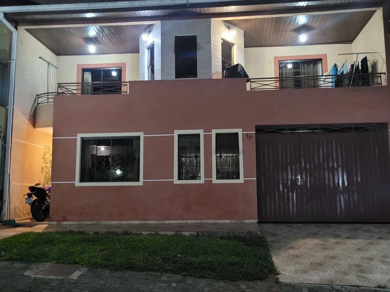 Linda Casa(220m2) em Condomínio Fechado (200 reais)