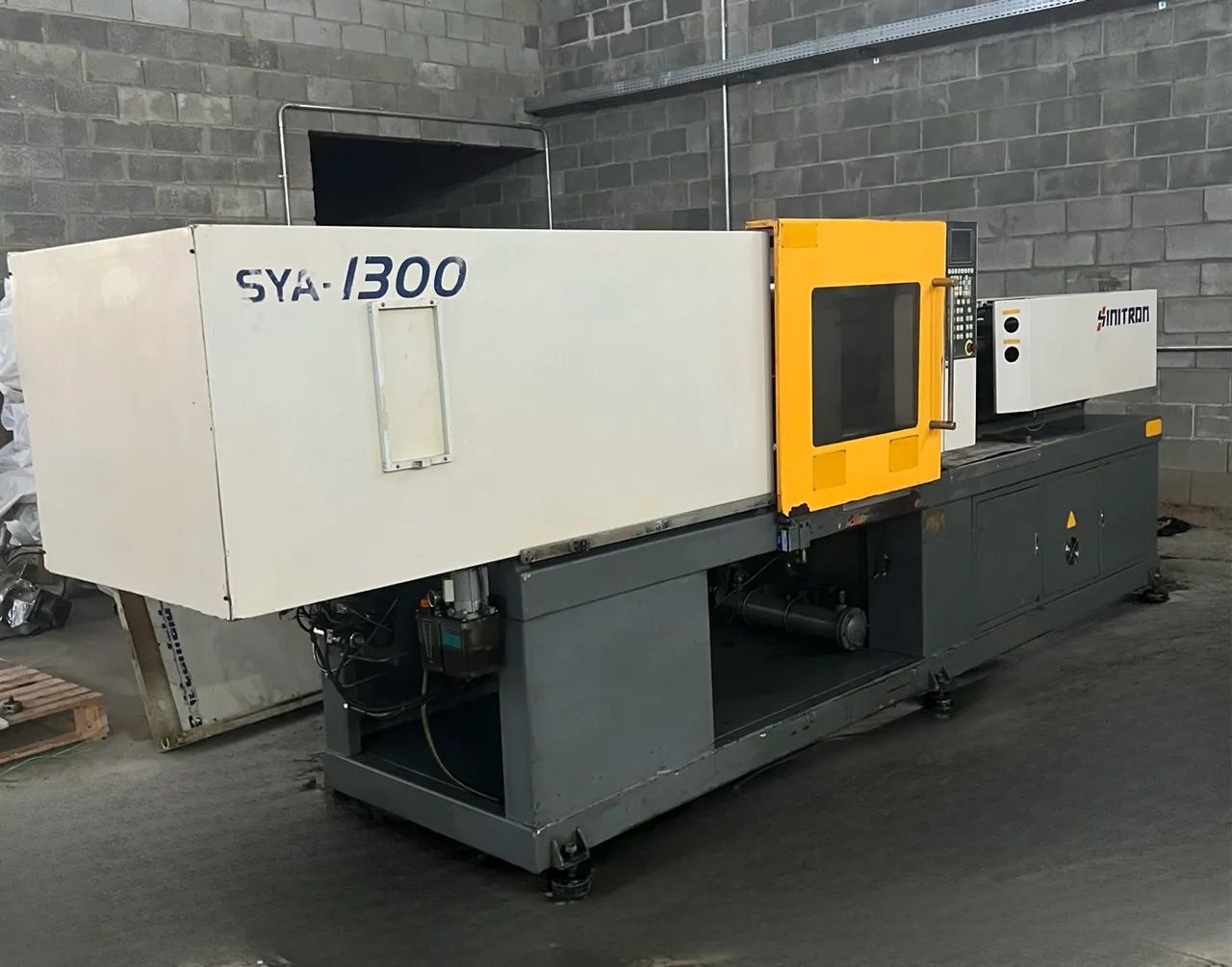 Máquina de Injeção de Plástico SYA-1300