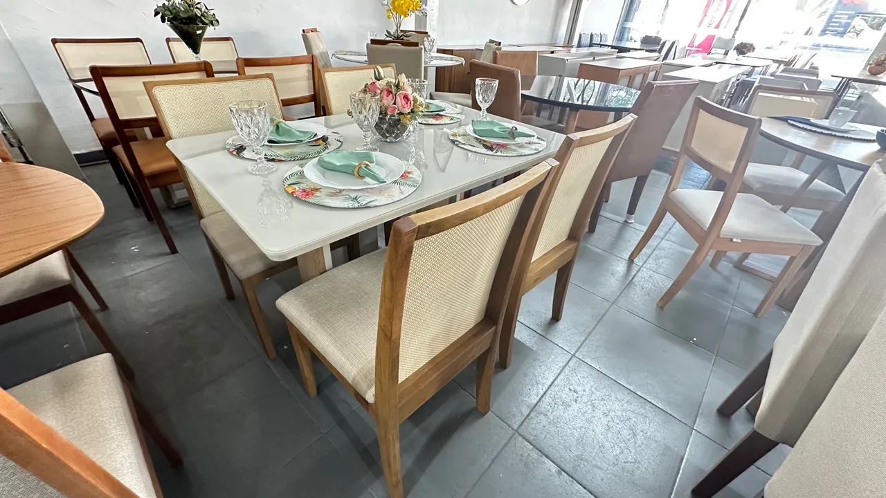 Conjunto de mesa de jantar elegante e confortável de madeira  - Foto 2