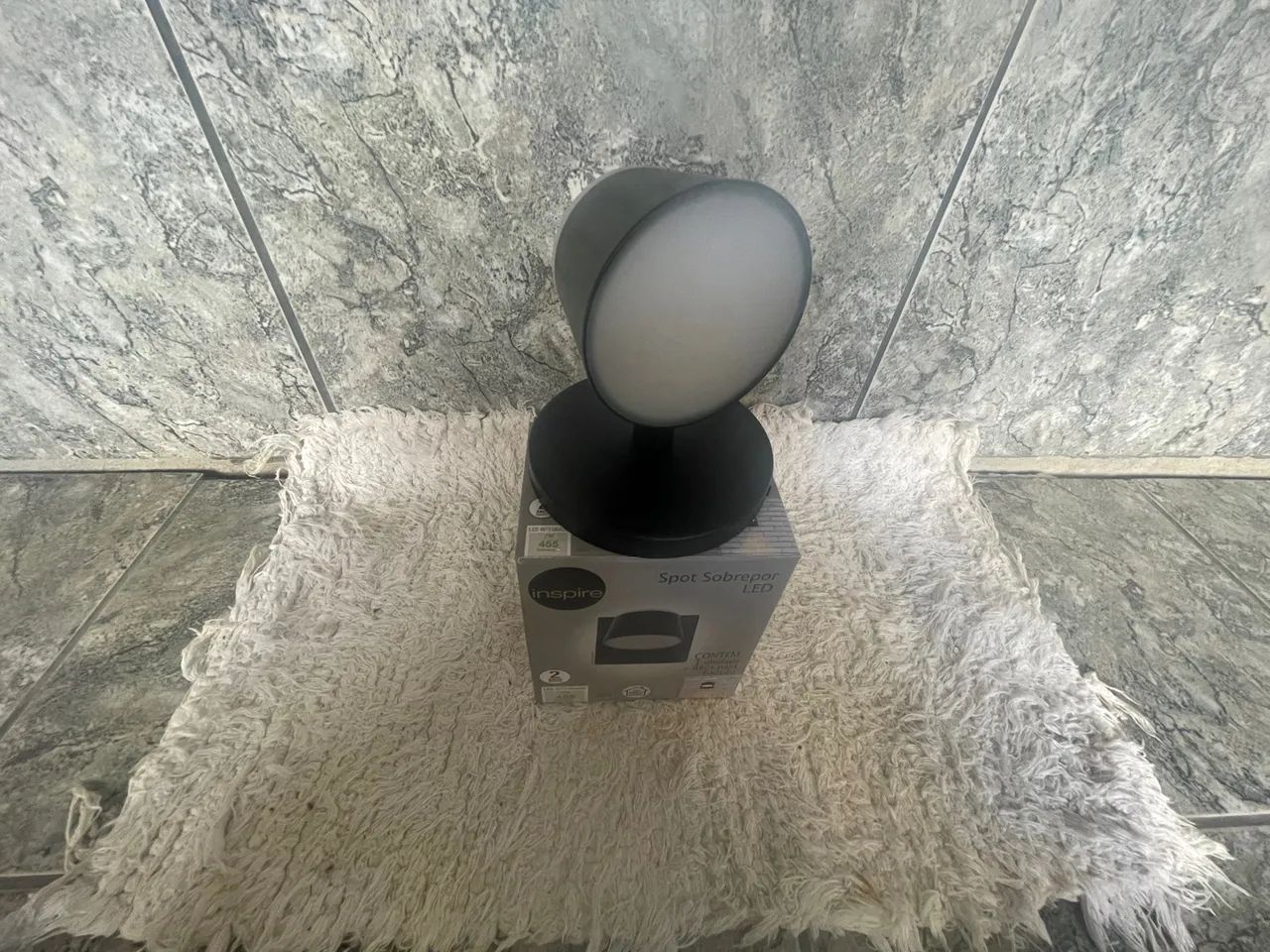 Arandela de sobrepor, Luz amarela. - Foto 2