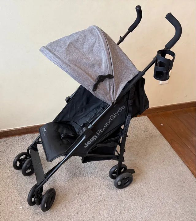 Carrinho de Bebê Jeep Powerglyde - pouquíssimo uso
