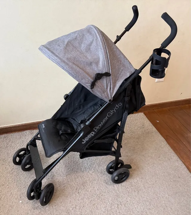Carrinho de Bebê Jeep Powerglyde - pouquíssimo uso