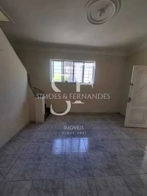 Andaraí - Travessa Acis Castilho - Casa de 2 quartos com garagem e 2 kitnets.