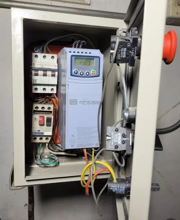 Máquina serra fita para marcenaria e painel elétrico com inversor - Foto 5