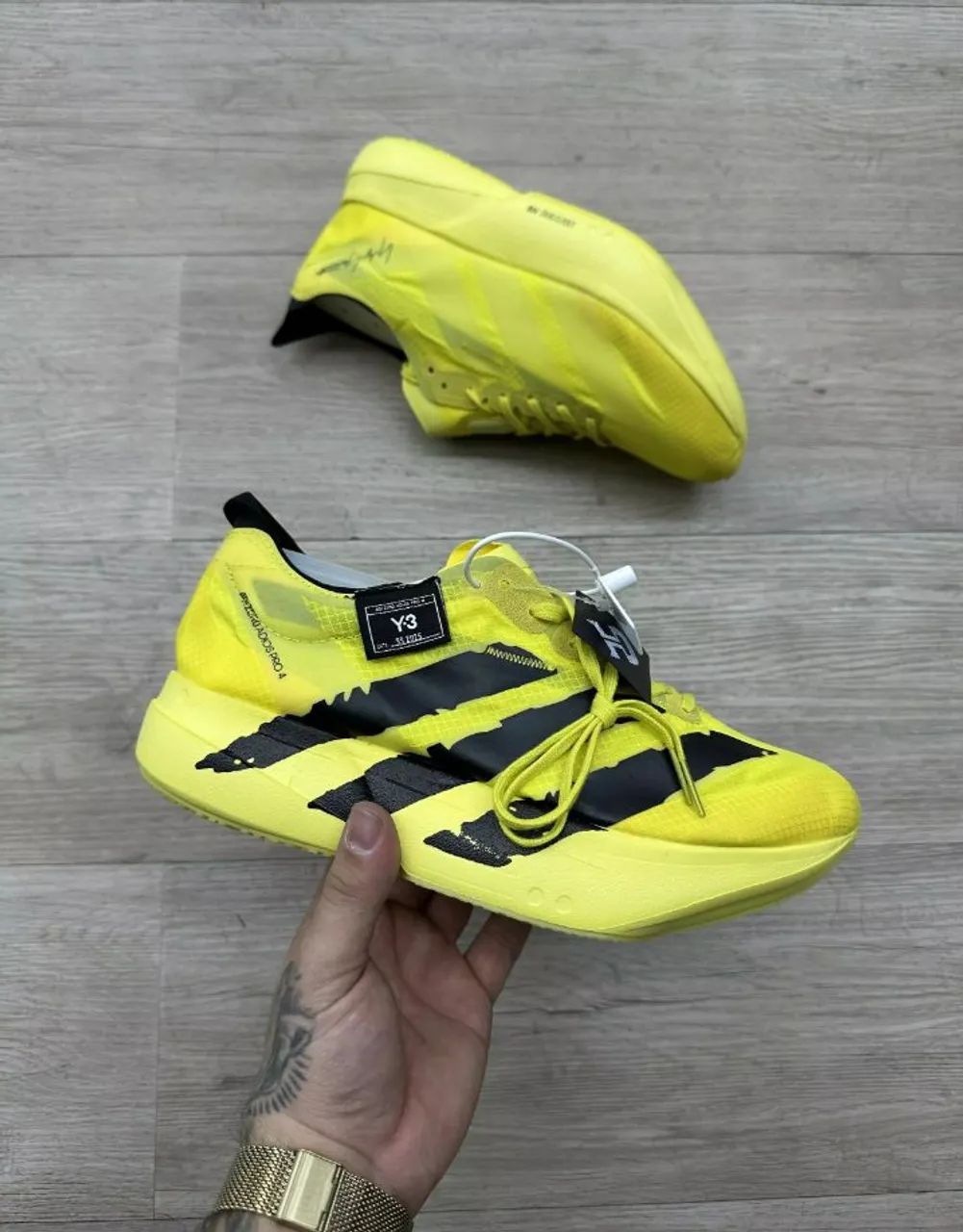 Tênis Y-3 Adidas Amarelo com Detalhes em Preto Calçados