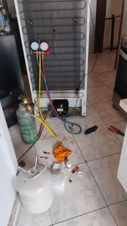 Carga de gás geladeira  e freezer 