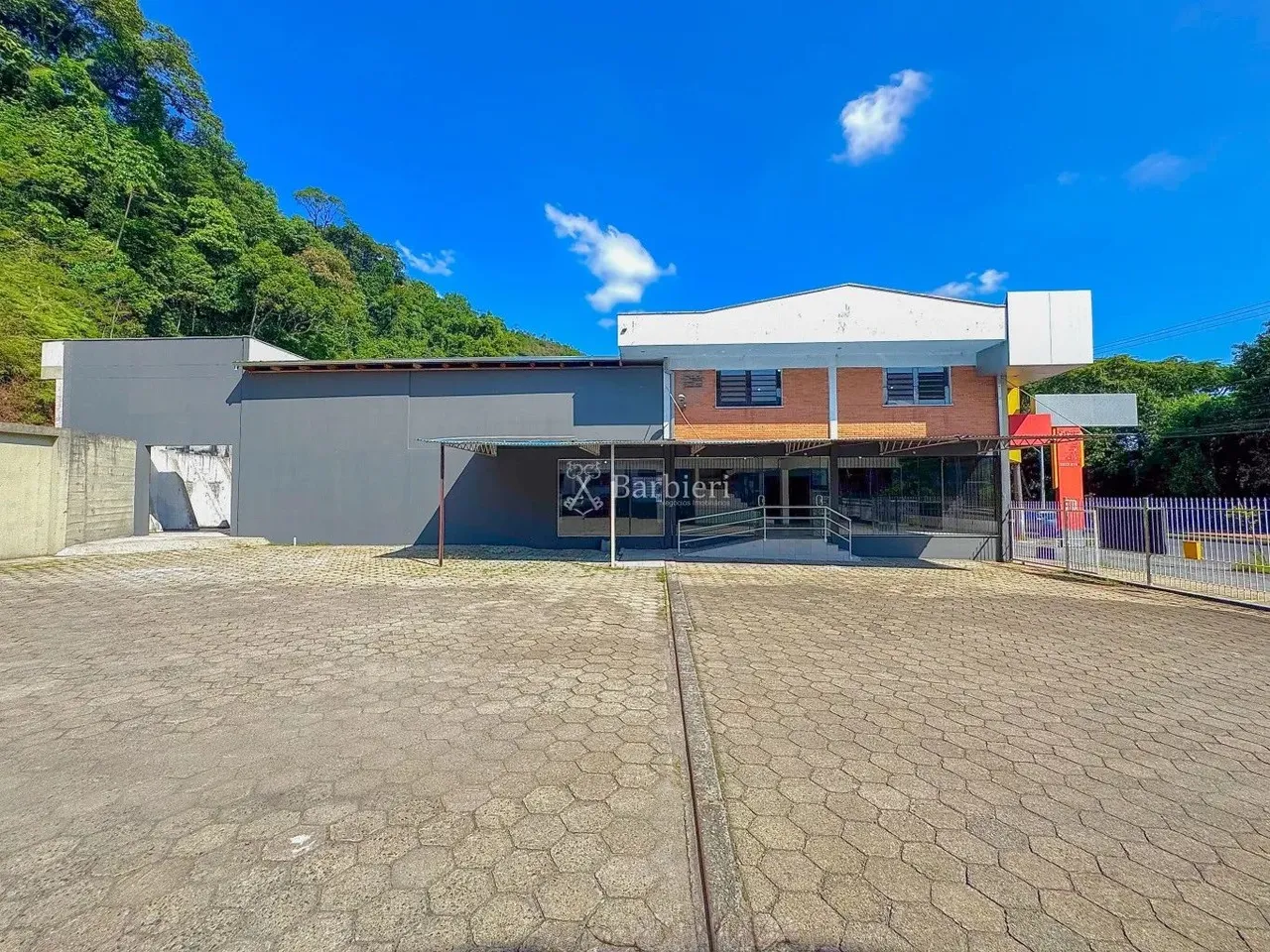 Galpão com 740m² para locação no bairro Ponta Aguda em Blumenau/SC