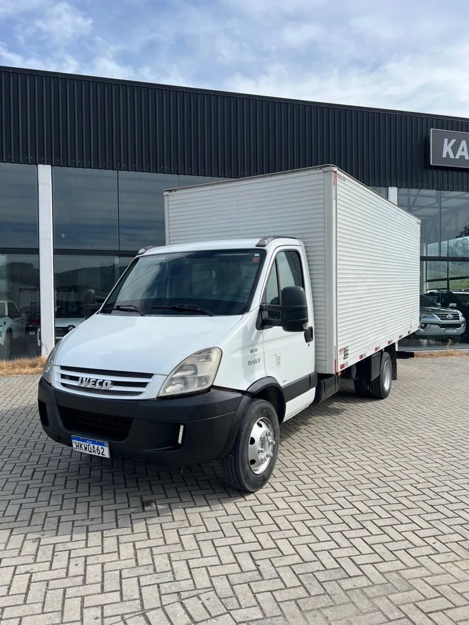 Iveco 70c16 2010 Baú 5.50 metros