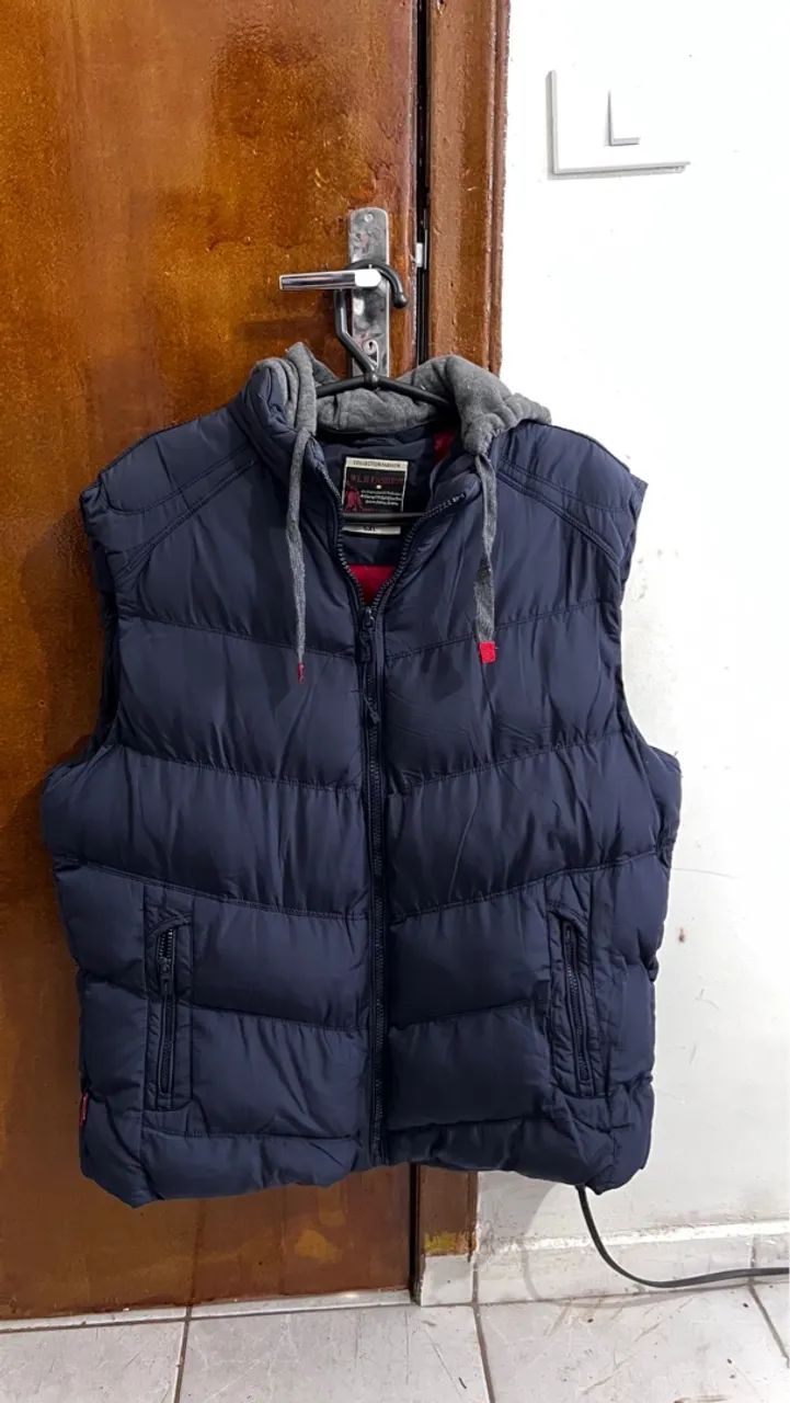 Colete Puffer capuz removível 