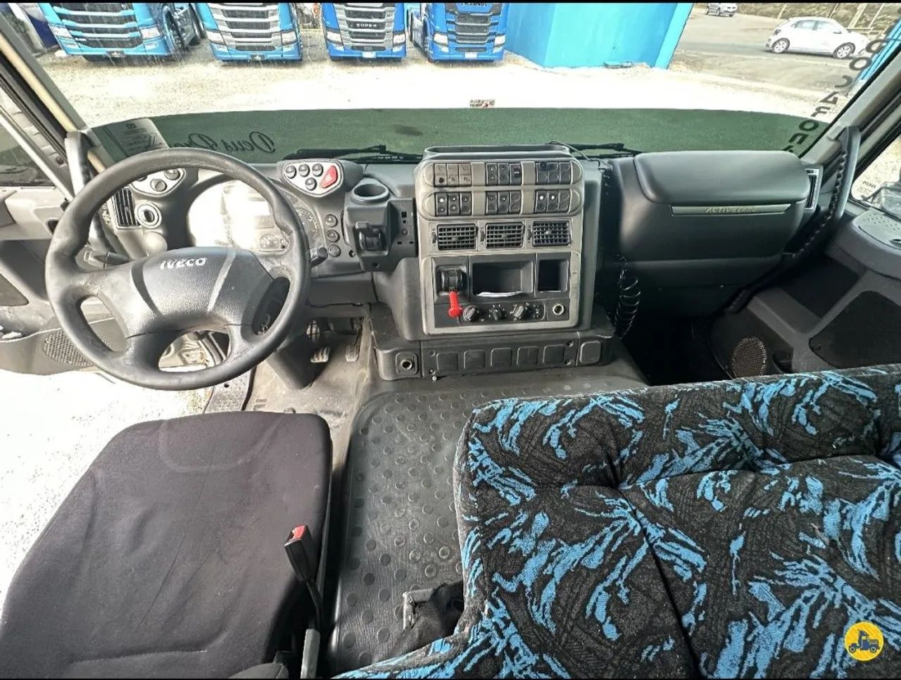 IVECO STRALIS 440 6X2<br>2013/2013<br>TETO ALTO<br>AUTOMÁTICO - Foto 10