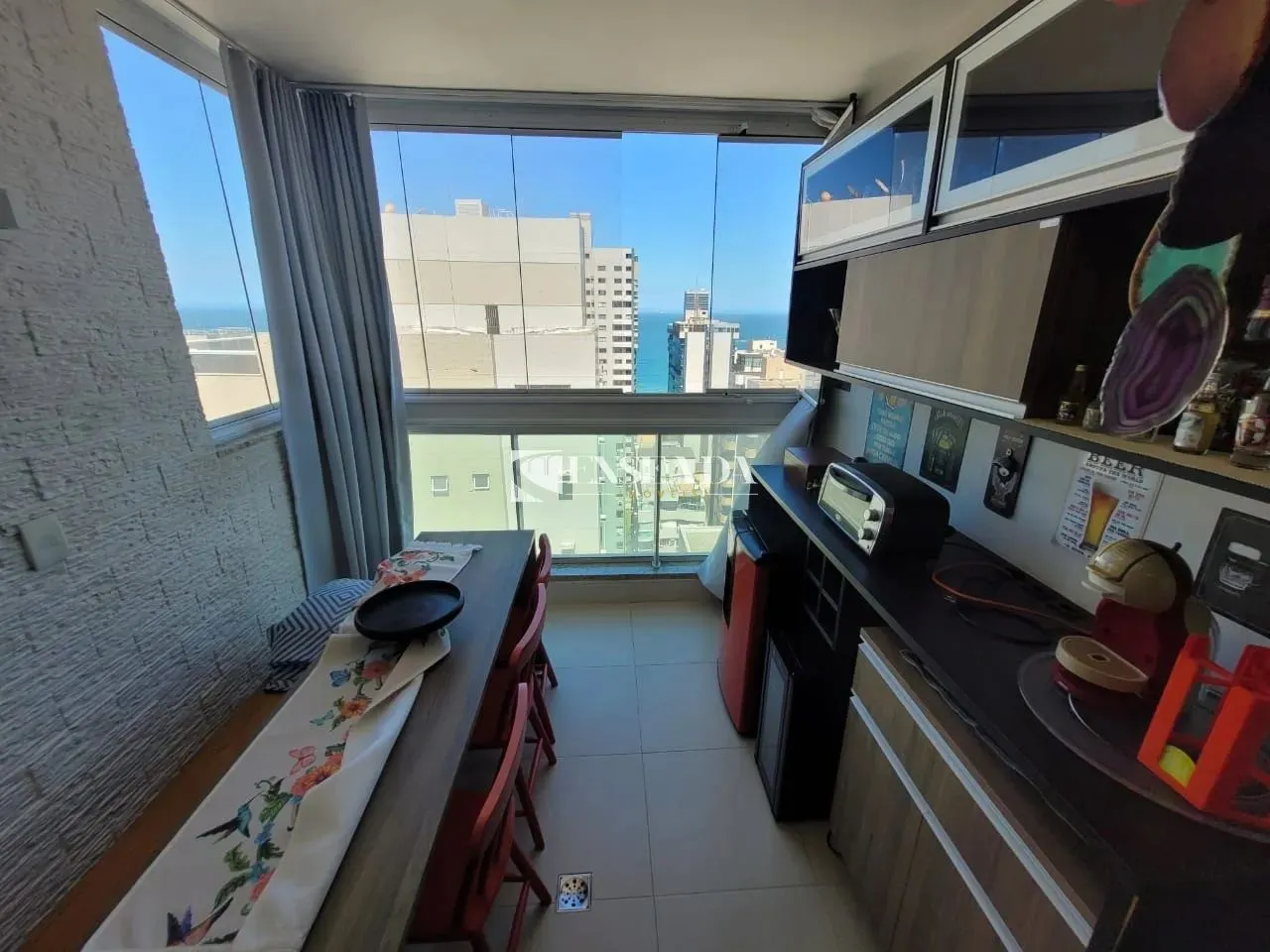 Apartamento à venda em Vila Velha-ES, bairro Itapuã: 3 quartos, 1 suíte, 1 sala, 2 vagas d