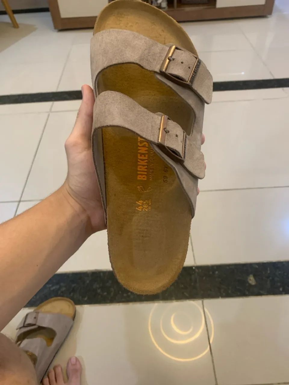 Sandália Birkenstock Arizona Bege - Nova - Foto 4