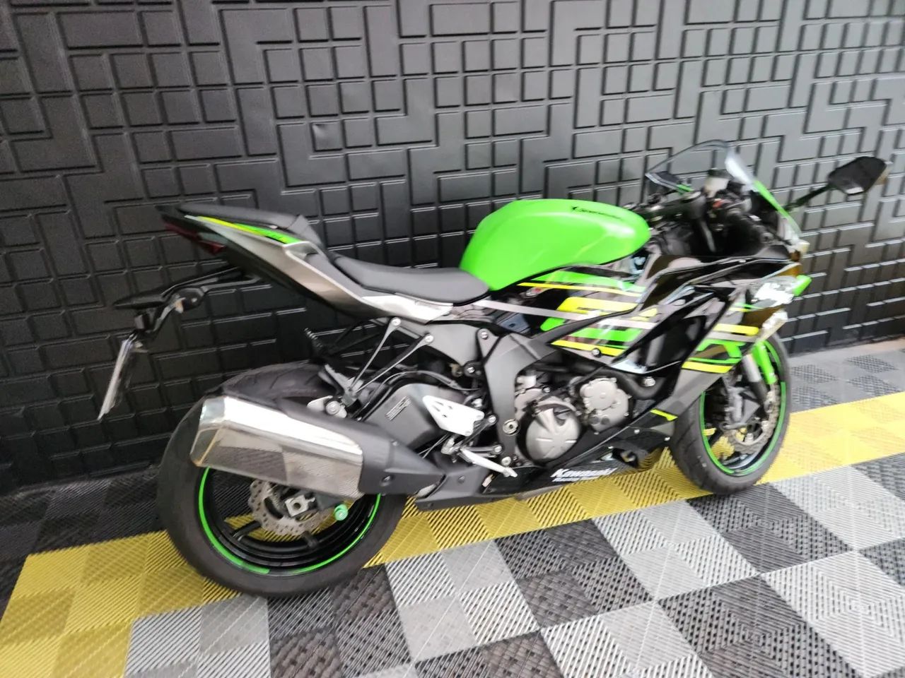 Kawasaki Zx-6r 636cc 2020 - 1402160206 | OLX