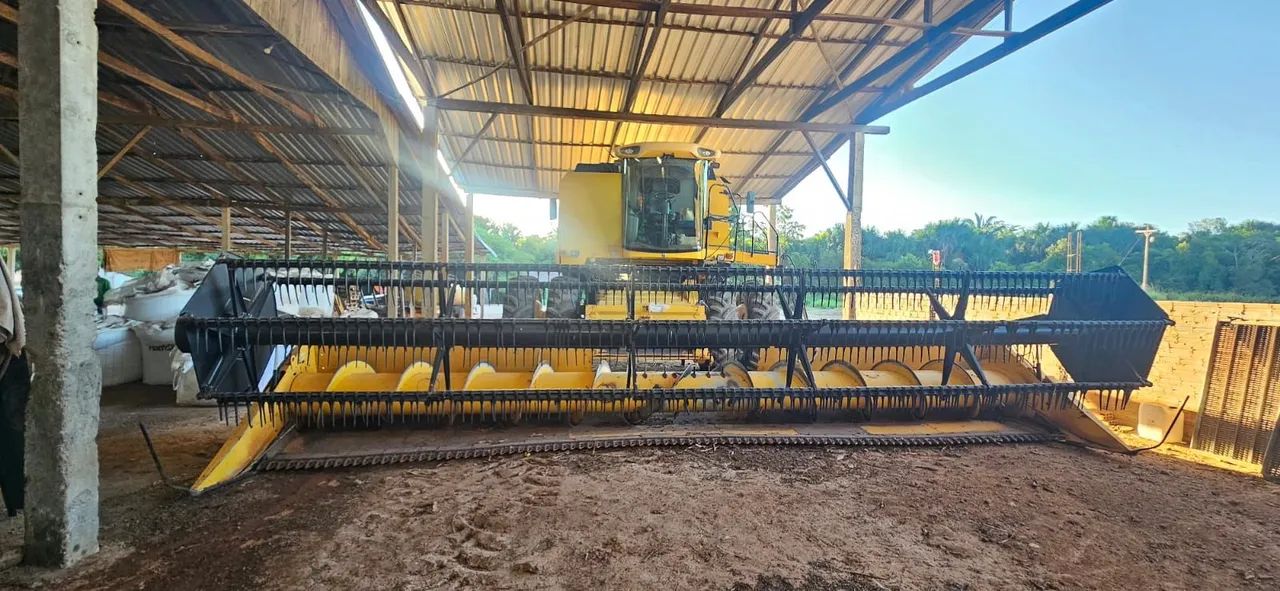 Colheitadeira NEW HOLLAND tc 5090