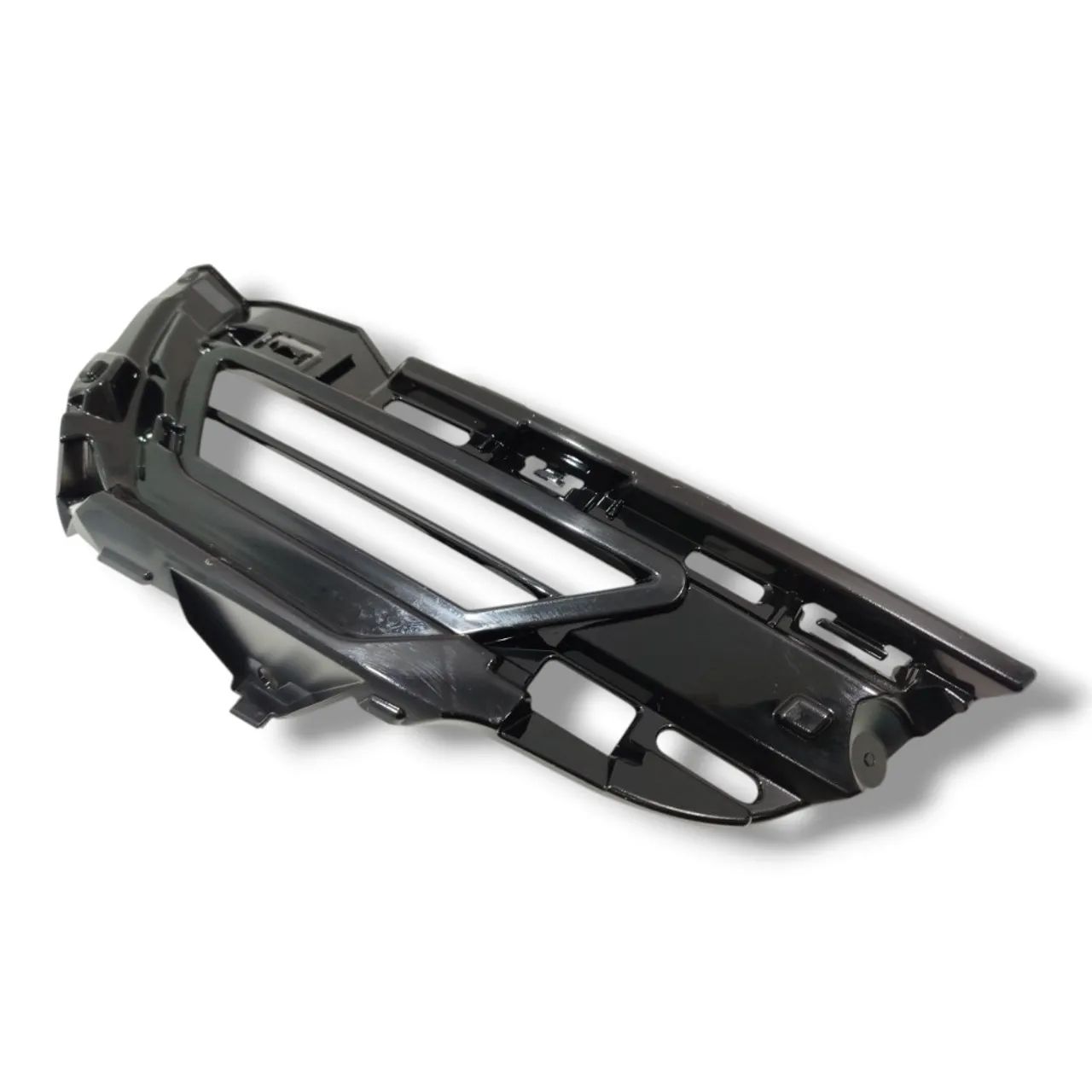 Grade Inf Direita Parachoque Diant Volvo Xc60 T8 Ult 2024 Preto