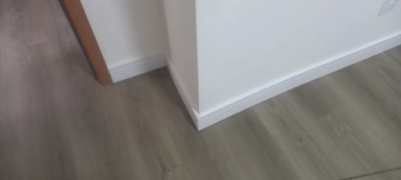 Instalação e colocação de rodapés