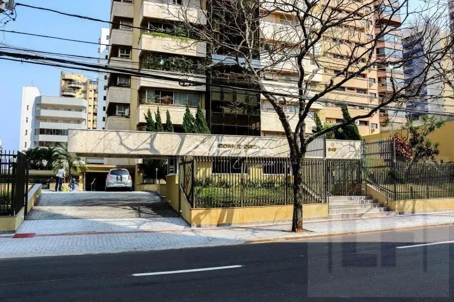 Apartamento alto padrão à venda, com 405m² e 5 quartos no Centro de Londrina/PR - Foto 5
