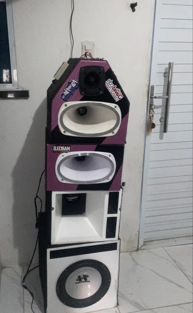Vendo som automotivo
