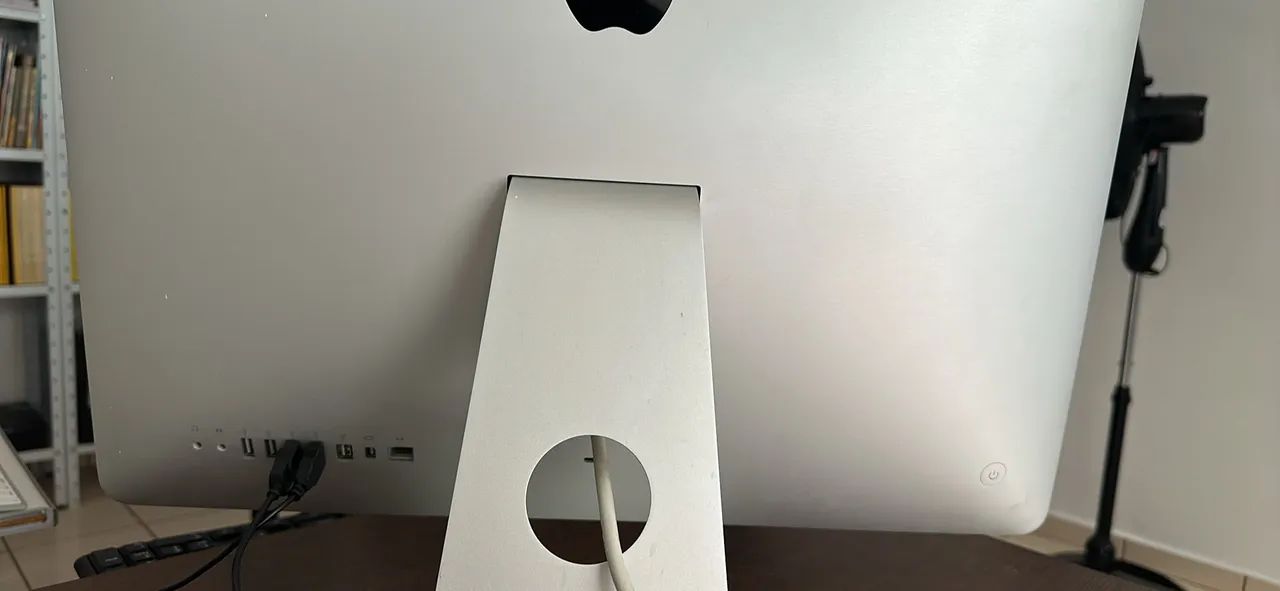 iMac 21,5 mid 2011 SEM SISTEMA somente o computador