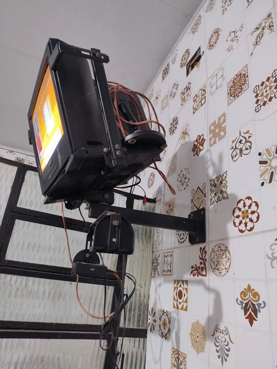 Tv com suporte - Foto 2