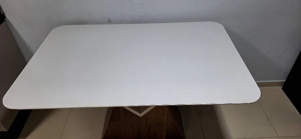 Mesa em mdf tampo de vidro - Foto 2