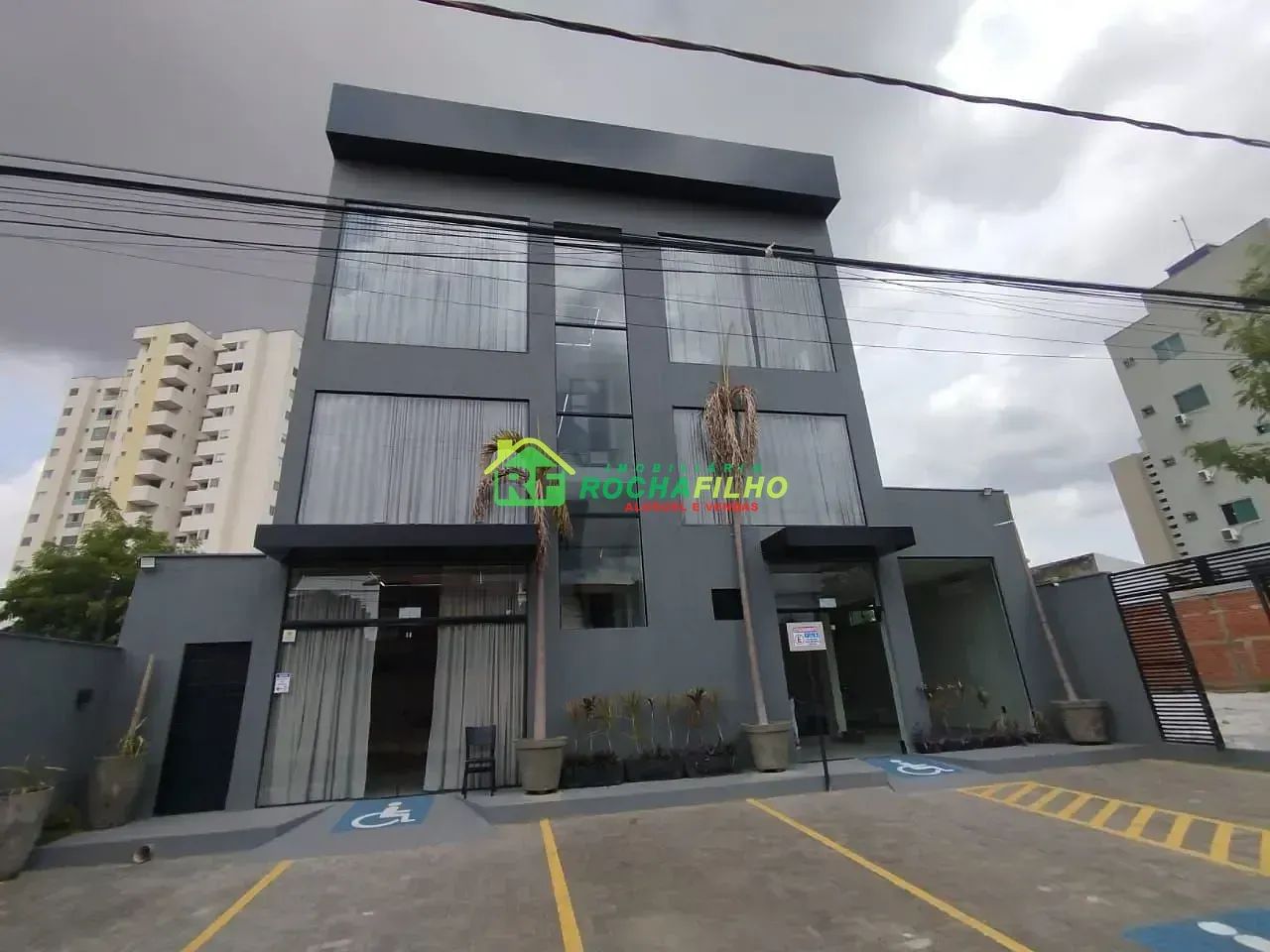 SALAS COMERCIAIS MOBILIADAS NO BAIRRO DE FÁTIMA.
