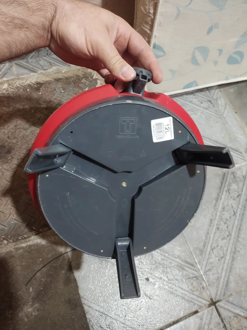 Garrafa térmica 12 LTS ( está como nova ) - Foto 4