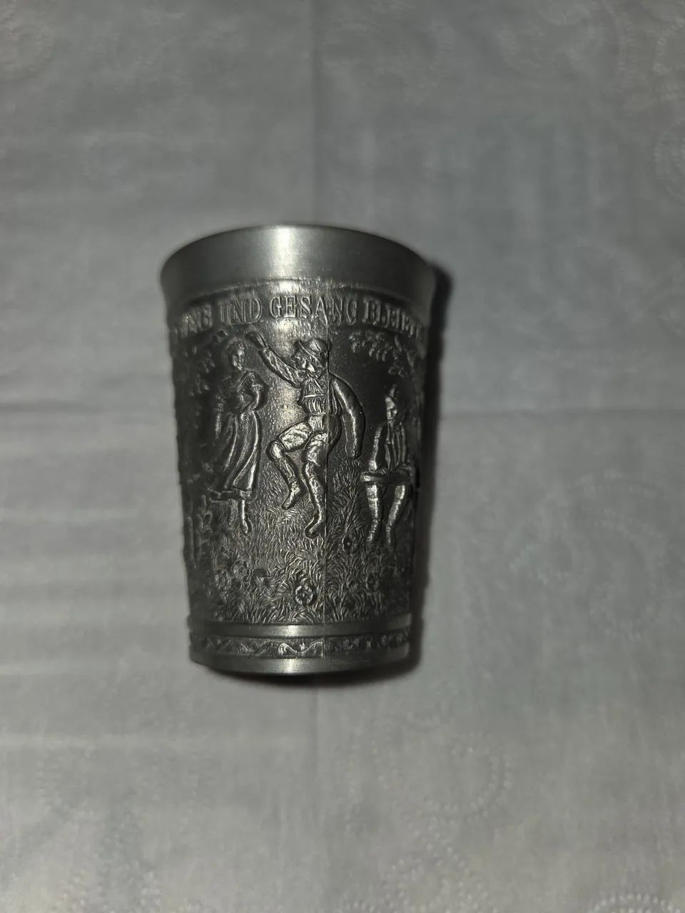 MINI COPO DE ESTANHO ALEMÃO , COM DESENHOS E INSCRIÇÕES  , VINTAGE  ! - Foto 2