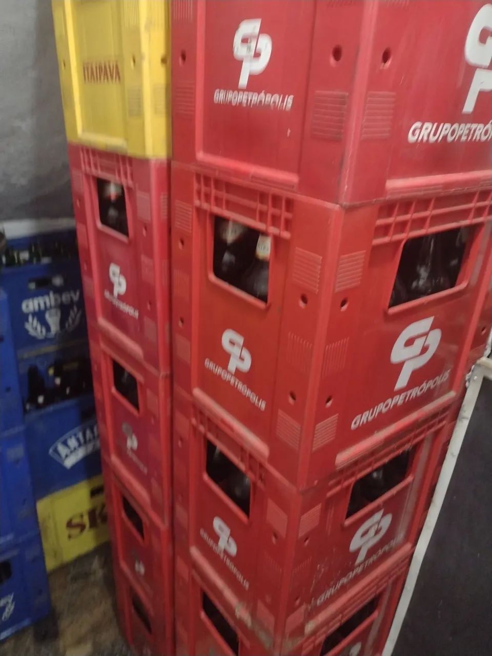 Caixas de cerveja Petrópolis 