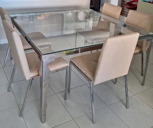 Mesa de jantar quadrada (1,5m x 1,5m) com cadeiras - Foto 2