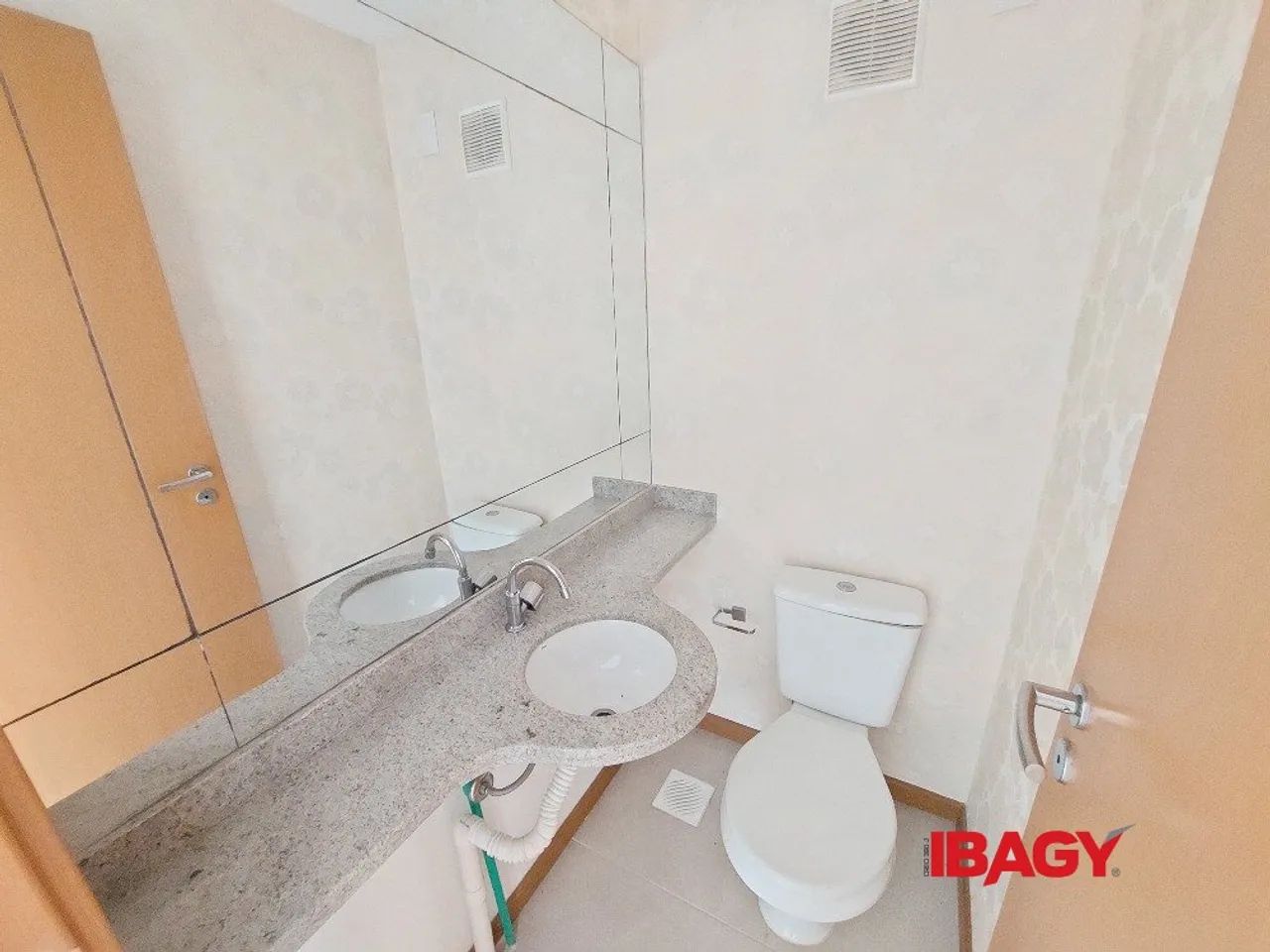 Excelente Apartamento 2 dormitório(s) em Abraão - Florianópolis - Foto 5