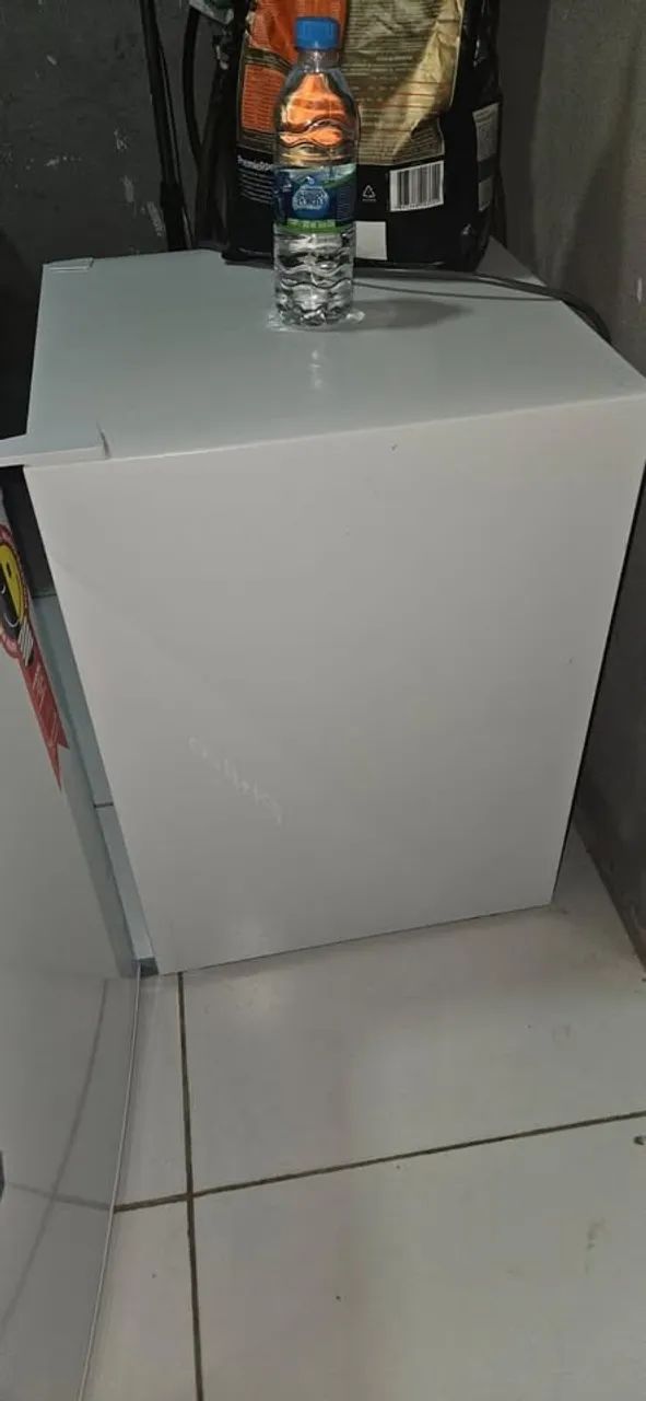 Frigobar Philco PFG85B 68 Litros Porta Reversível Branco - Foto 2