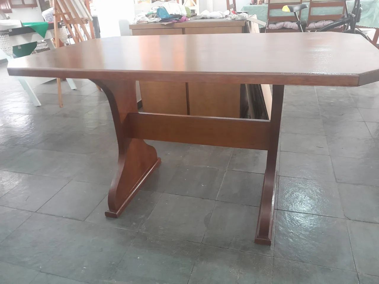 Mesa madeira maciça e três cadeiras  - Foto 3