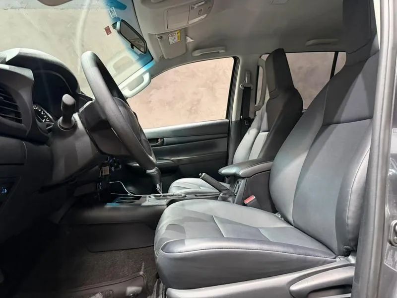 Toyota Hilux CD 4x4 2.8 Diesel Aut., foto 9 de 18